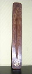 Wierookplankje 'houten ski' met koperen pentagramdesign.